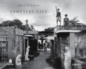 Cemetery City. Ediz. illustrata